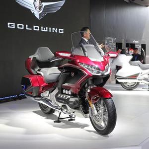 6缸的旗舰摩托车,起售价将40万元起的本田gold wing 金翼