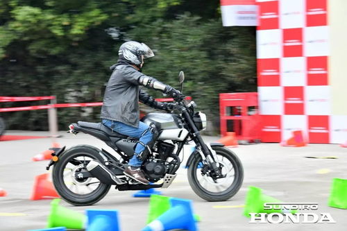 作为全球摩托车销量老大的honda,可能真的对安全驾驶培训有执念......