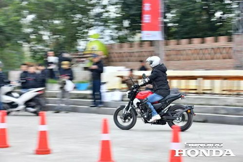作为全球摩托车销量老大的honda,可能真的对安全驾驶培训有执念......